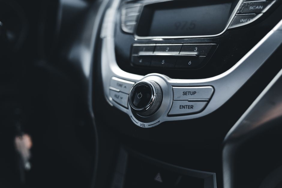 The Button Backlash: Why Irish Drivers Are Rejecting Touchscreen-Only Dashboards